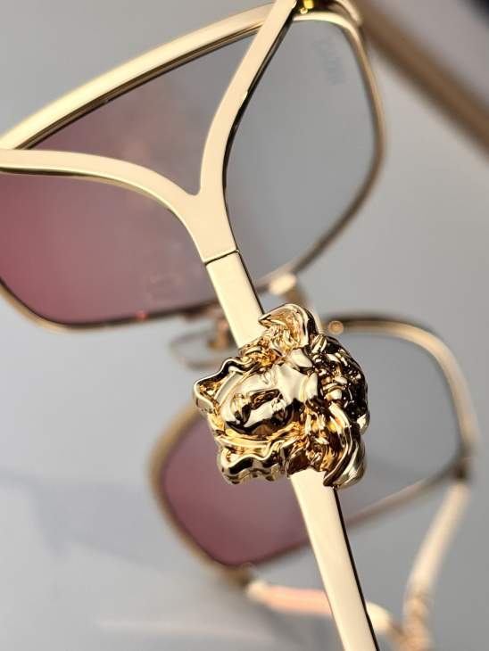 Picture of Versace Sunglasses _SKUfw77894068fw